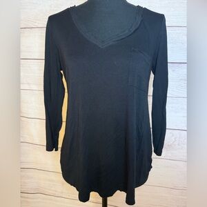LIKE NEW 3/4 sleeve Merdona V-neck black top